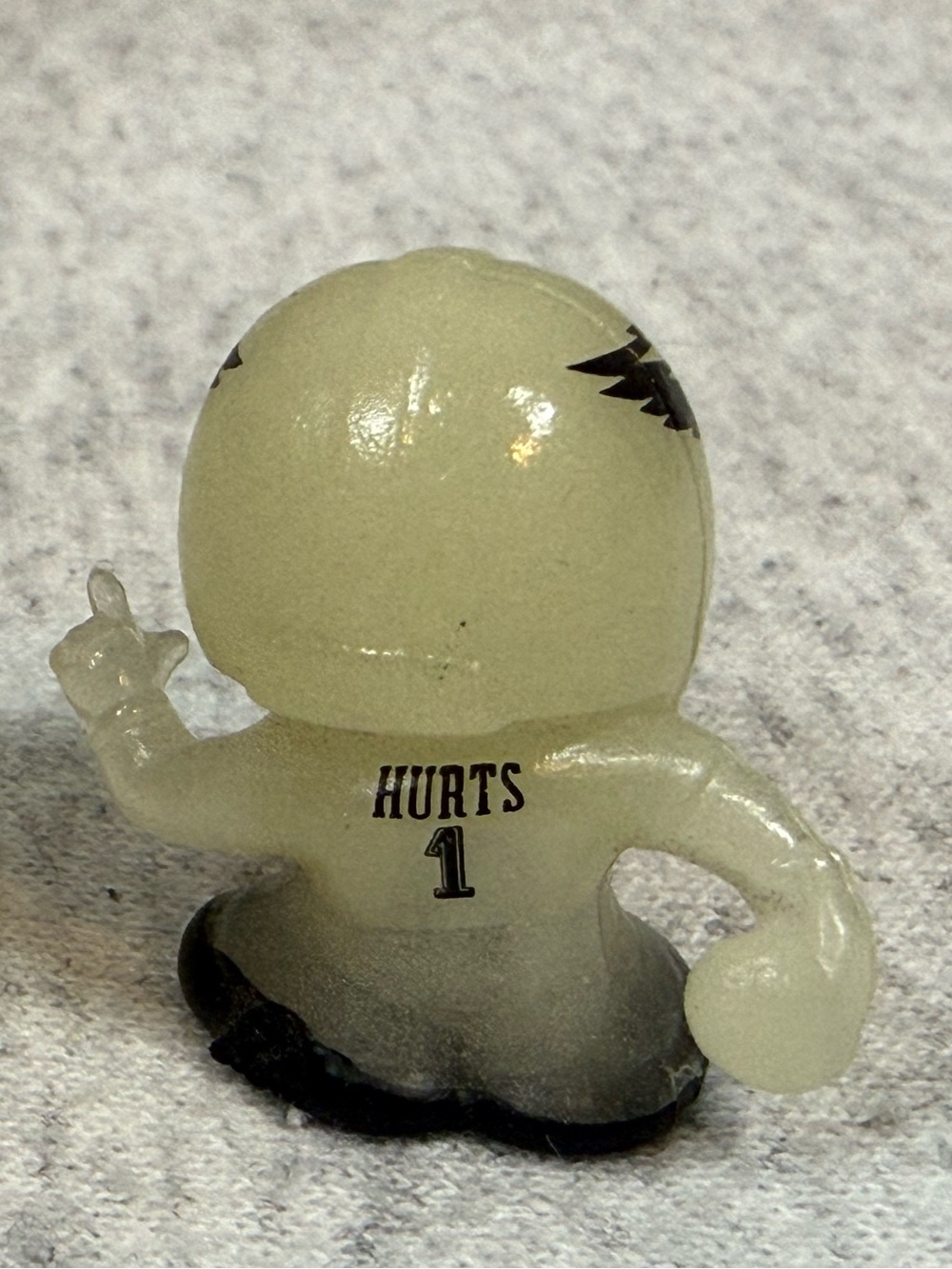 2025 NFL TeenyMates Series 13 Jalen Hurts Glow-in-the-Dark Figure - Rare - Picture 4 of 5